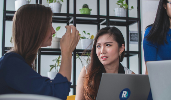 Female Founders: Bootstrap vs VC Funding